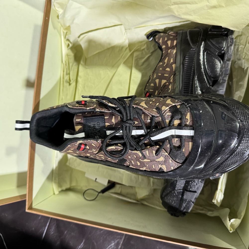 Burberry Black and Brown Monogram Sneakers - Picture 2 of 7
